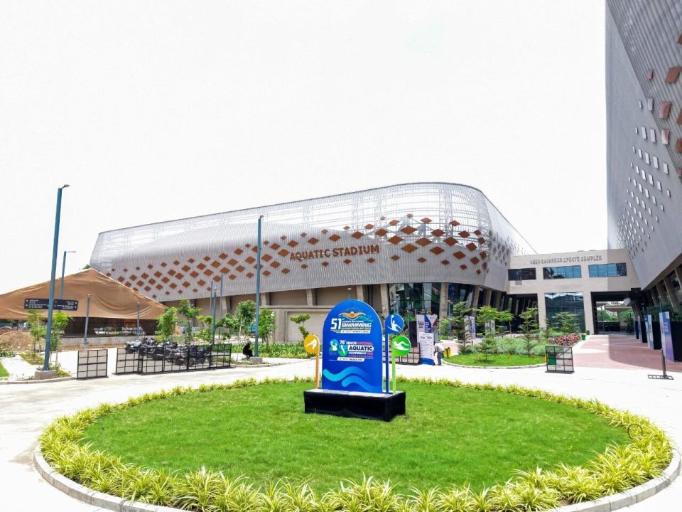 其建造符合, src