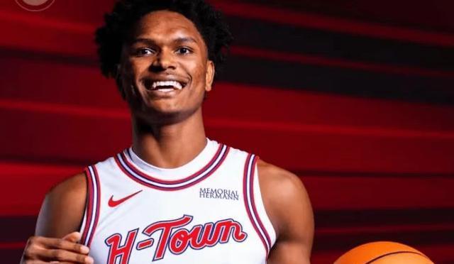 了他, 的两年他都